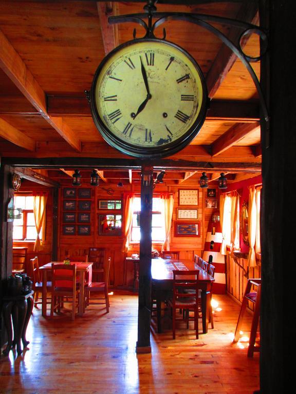 Hotel Antigua Casona Patagonia Futaleufu Exterior photo